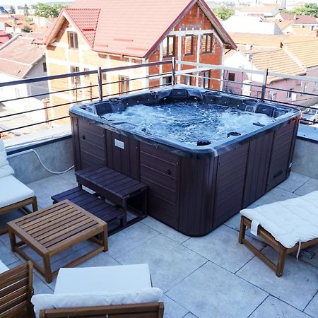 Hotel Fantazia Oradea Exterior foto